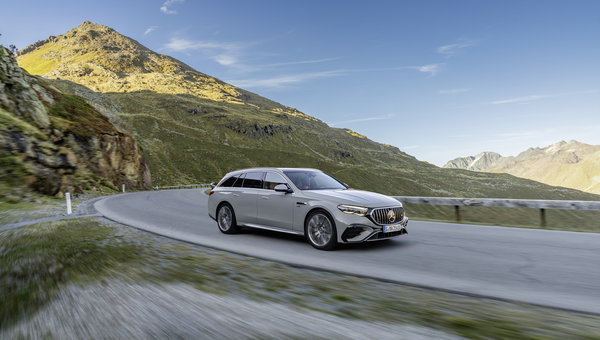 Première impression : Mercedes-AMG E 53 HYBRID Performance Familiale 2026