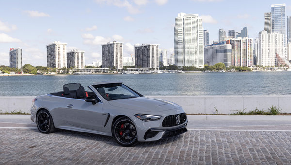 The Perfect Fall Colour Tour: Why the 2025 CLE Cabriolet is Made for a Drive Through Muskoka
