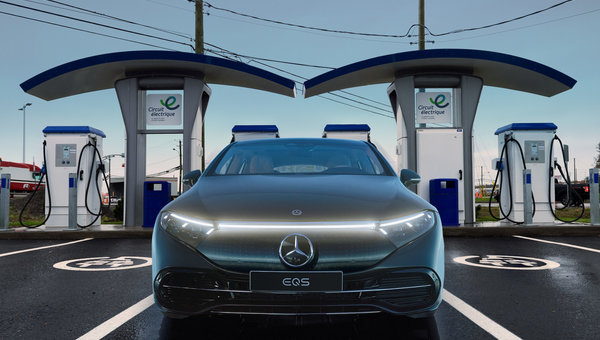 What is Mercedes me Charge?