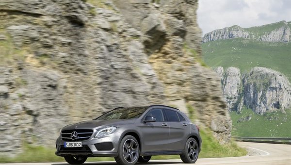 Refreshed 2018 Mercedes-Benz GLA unveiled in Detroit