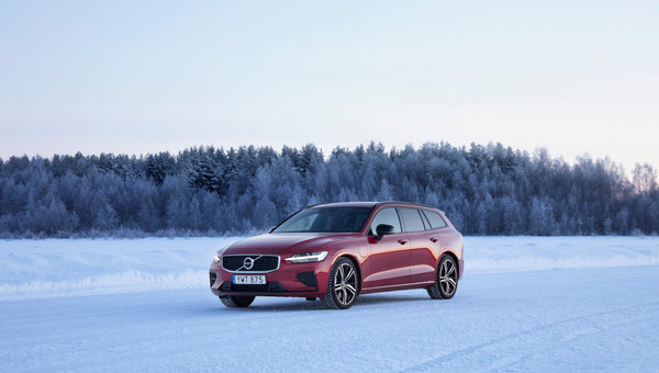 How to Avoid Damaging Your Vehicle's Body and Paint in Winter