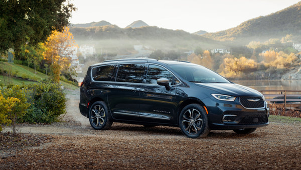 Experience the Future of Family Travel with the 2024 Chrysler Pacifica's Innovative Stow 'n Go Seating