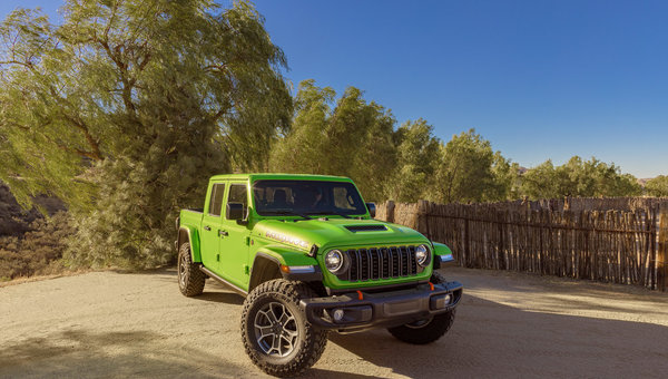 What's New in the 2026 Jeep Gladiator vs. 2025