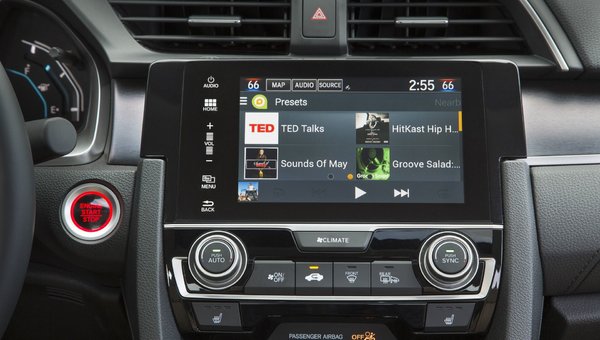 2016 Honda Accord & Civic win with Apple CarPlay