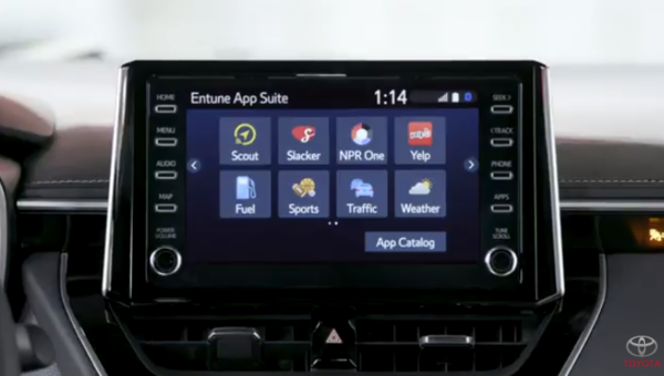 How to Navigate between Entune 3.0 and Apple CarPlay