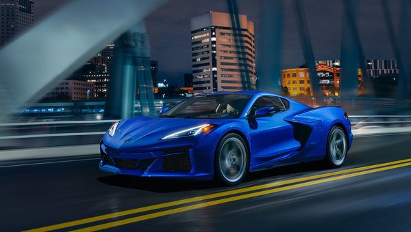 La toute nouvelle Chevrolet Corvette E-Ray 2024 eAWD développe 655 chevaux