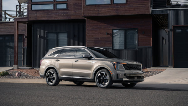 Six Seats and a Third Row: Who Actually Fits in a 2027 Kia Sorento PHEV?