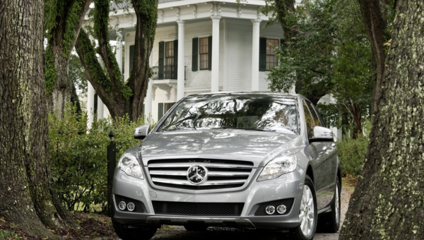 La production de la Classe R est confiée à AM General