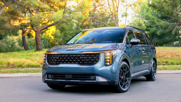 School Runs, Carpools and Practice Drop-Offs: How the 2027 Kia Carnival Fits the Fall Routine