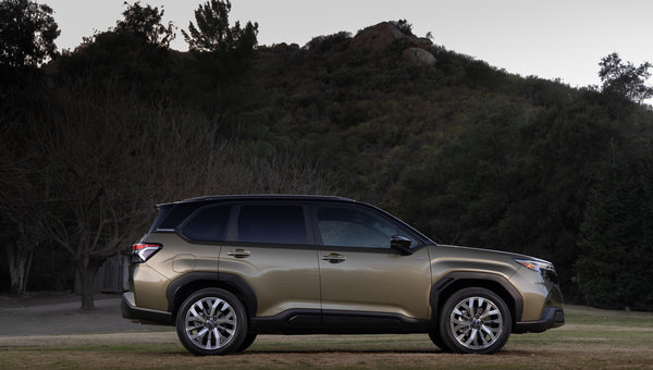 2025 Subaru Forester Introduces Advanced e-BOXER Hybrid Technology