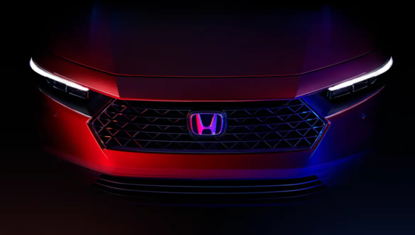 La toute nouvelle Honda Accord 2023 ramène l'excitation dans le segment des berlines intermédiaires avec un style élégant, des performances hybrides améliorées et la première intégration de Google Built-In par Honda