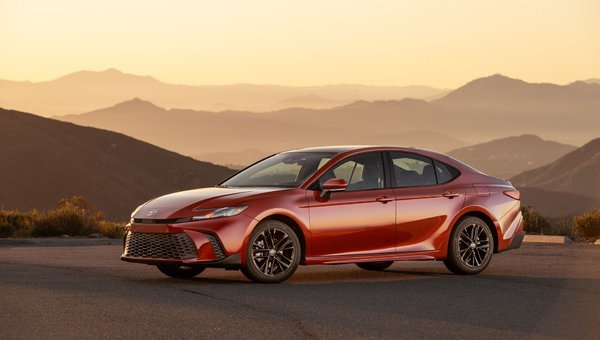 10 Questions Canadian Buyers Ask About the 2026 Toyota Camry Hybrid AWD System