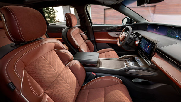 2024 Lincoln Nautilus Earns Named One of WardsAuto's 10 Best Interior & UX winners
