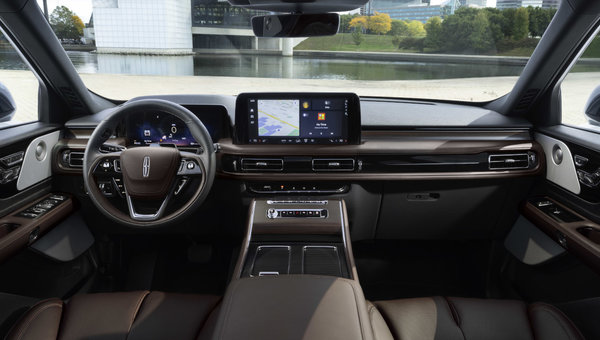 Luxury and Innovation in the Lincoln Aviator: A State-of-the-Art Interior