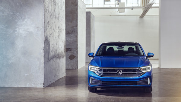 Fuel economy and performance combine in the 2022 Volkswagen Jetta