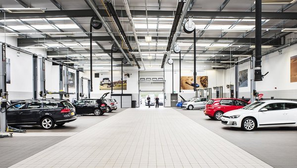 Turner VW Service Department Drive-Thru (Video)