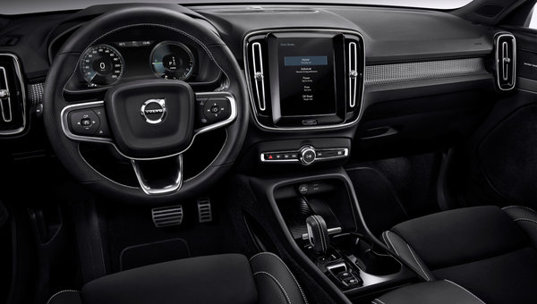Delve into the Connectivity Features of the 2023 Volvo XC40