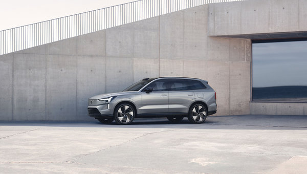 Volvo EX90: Pioneering Sustainability, Safety, and Tech in the Electric SUV Segment