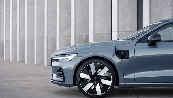 A Closer Look at the 2024 Volvo Recharge Plug-in Powertrain