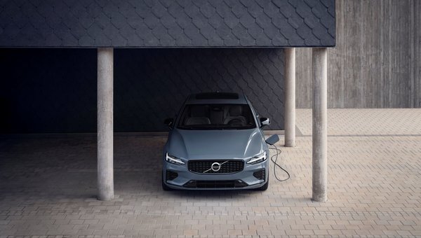 What Makes the 2024 Volvo S60 a Better Choice than the Audi A4