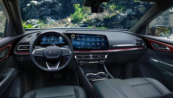 Your Command Centre for the TCH: Exploring the Interior of the 2025 Chevrolet Traverse