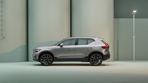 An Overview of the 2023 Volvo XC40 Powertrains