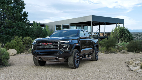 A look at how the 2023 GMC Canyon compares with the 2023 Chevrolet Colorado