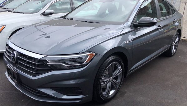 New 2019 Volkswagen Jetta Highline Auto W R Line Pkg For