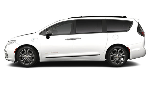 2024 CHRYSLER Pacifica Hybrid Road Tripper photo-0