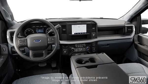 2027 FORD Super Duty F-350 DRW Chassis Cab XL - Interior view - 3