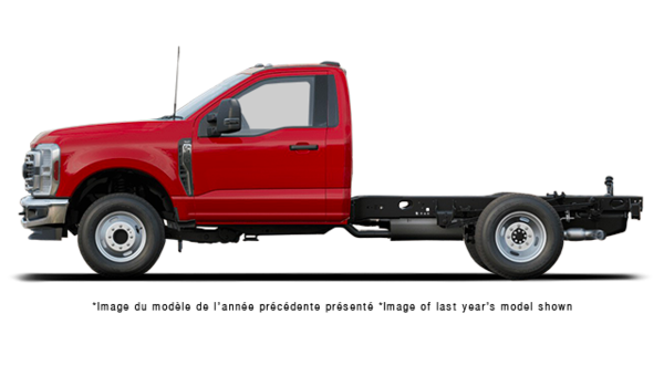 2027 FORD Super Duty F-350 DRW Chassis Cab XLT - Exterior view - 2