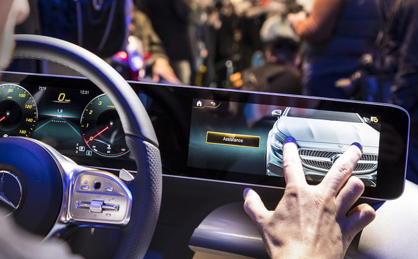 Le système Mercedes-Benz User Experience expliqué