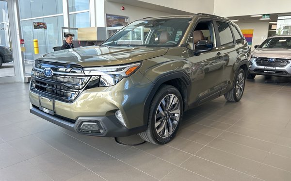 2025 Subaru Forester Premier AWD / APPLE CARPLAY/ LEATHER / SUNROOF