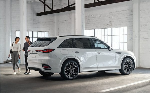 A New Chapter in Mazda Design: 2025 Mazda CX-70