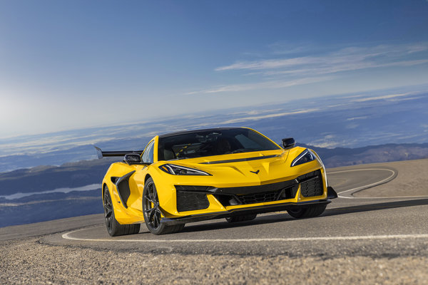 2025 Chevrolet Corvette ZR1: Track-Focused Design, Advanced Aerodynamics Deliver Peak Performance