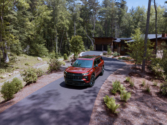 Comparing the 2026 Chevrolet Traverse Trim Lineup