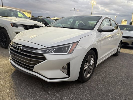 Hyundai Elantra PREFFERED+TOIT 2019