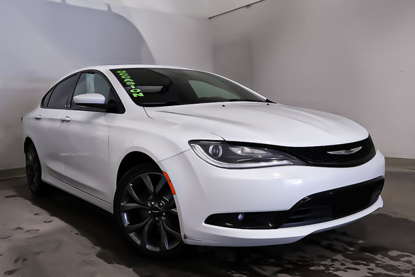 2015 Chrysler 200 S + AWD + TOIT OUVRANT + CUIR / TISSUS