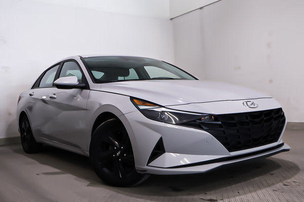 Hyundai Elantra PREFERRED + A/C + CARPLAY 2023
