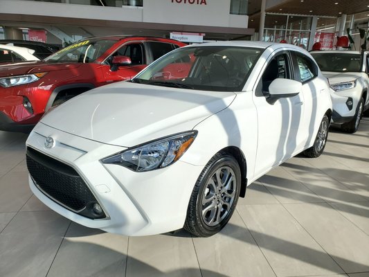 New 2020 Toyota Yaris Hatchback XLE for sale in Lachine - Spinelli Toyota Lachine in Lachine, Quebec