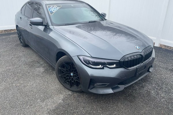 2022 BMW 3 Series 330i xDrive | Leather |Sunroof | Warranty to 2025
