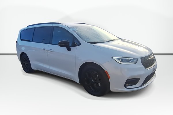 2025 Chrysler Pacifica Limited | Roof | Cam | USB | Warranty to 2030