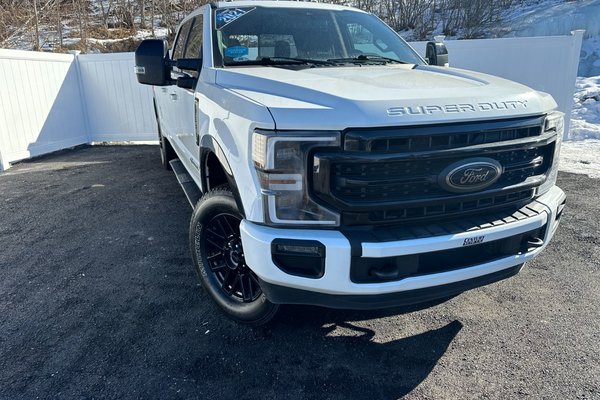 2021 Ford F-350SD Lariat | Leather | Cam | USB | Warranty to 2026