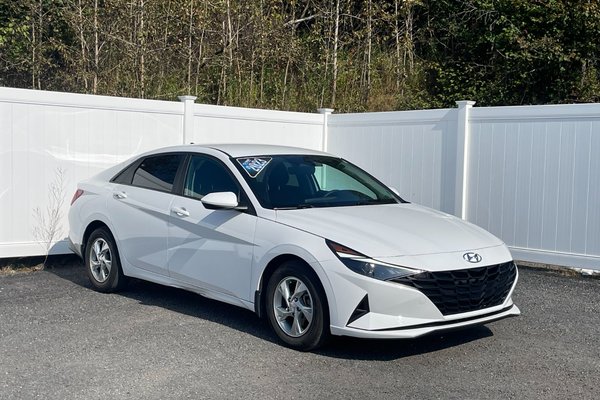 2023 Hyundai Elantra Essential | Cam | USB | Htd Seats | Bluetooth