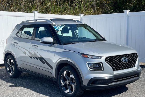 2021 Hyundai Venue Ultimate | SunRoof | Cam | USB