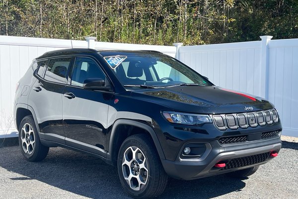 2022 Jeep Compass Trailhawk | Roof | Cam | USB | Warranty to 2028