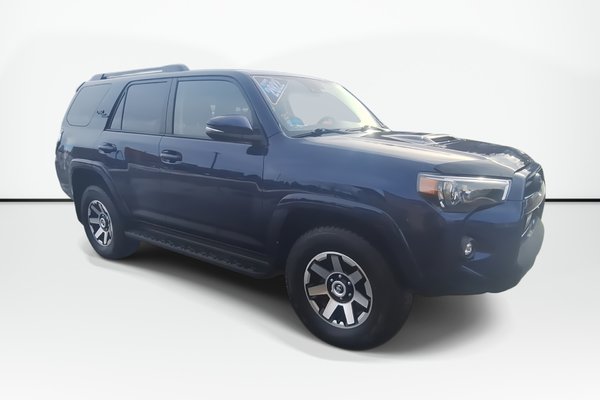 2022 Toyota 4Runner TRD OFF ROAD | Roof | USB | Warranty to 2022