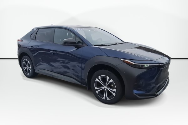 2023 Toyota bZ4X XLE | Roof | Cam | USB | Warranty to 2028