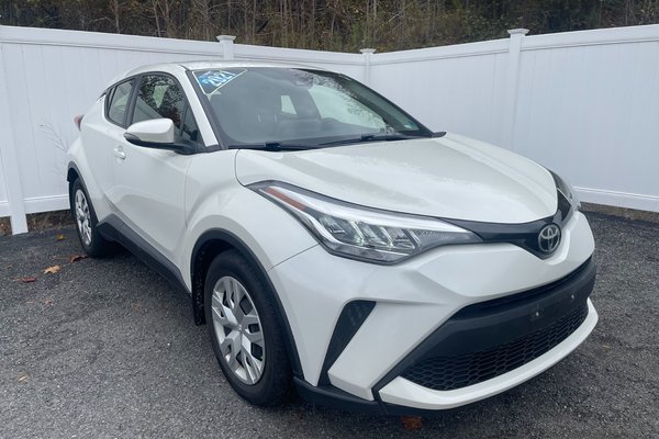 2021 Toyota C-HR LE | CAM | USB | Apple CarPlay