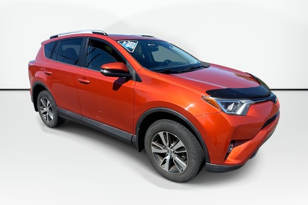 2016 Toyota RAV4 XLE | Roof | Cam | USB | Htd Seats